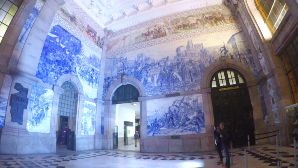 Los increíbles azulejos de la Estación de San Bento