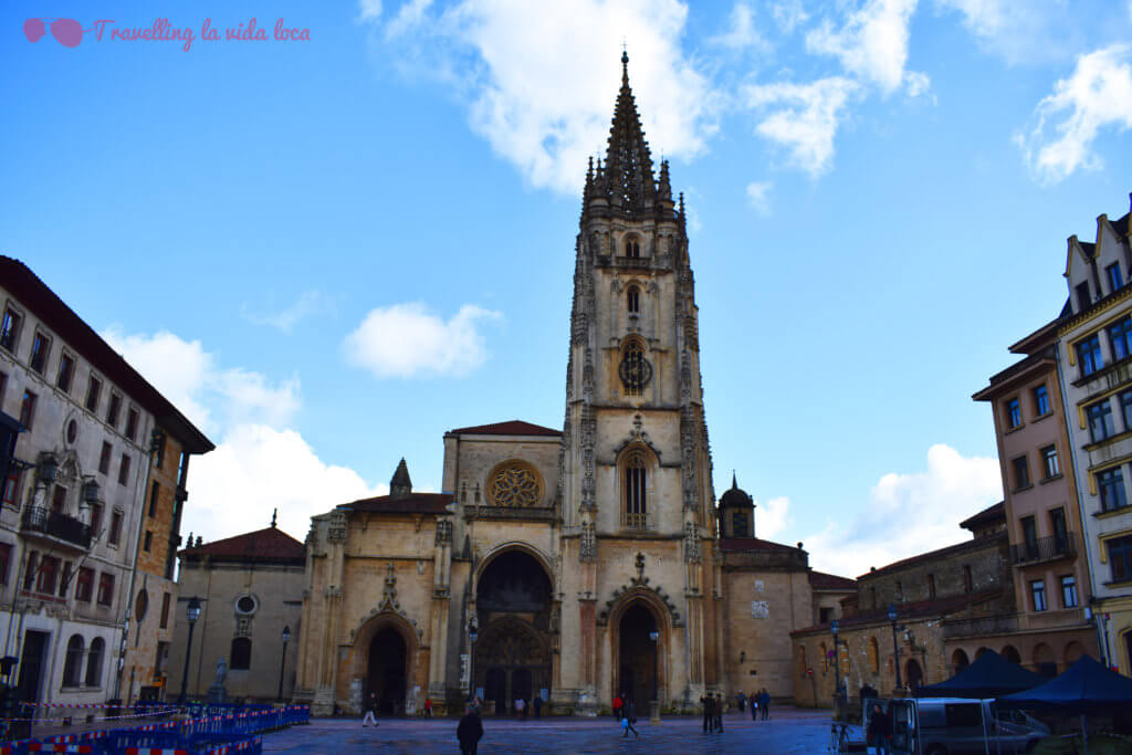 La bonita catedral de Oviedo