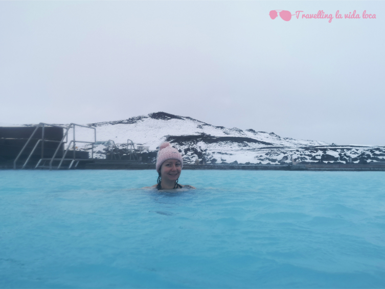 Disfrutando de un merecido descanso en Mývatn Nature Baths después de subir cráteres y sobrevivir a ventiscas