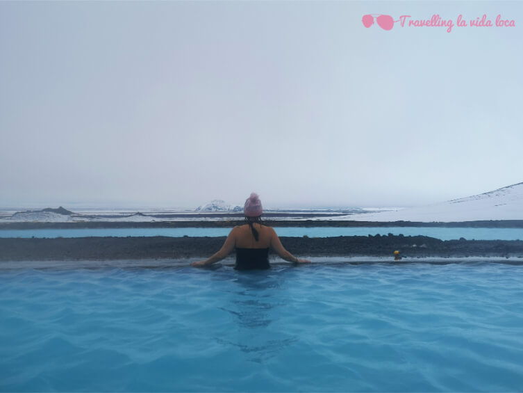 Disfrutando de las vistas en Mývatn Nature Baths
