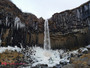 Svartifoss, una de nuestras cascadas favoritas de Islandia