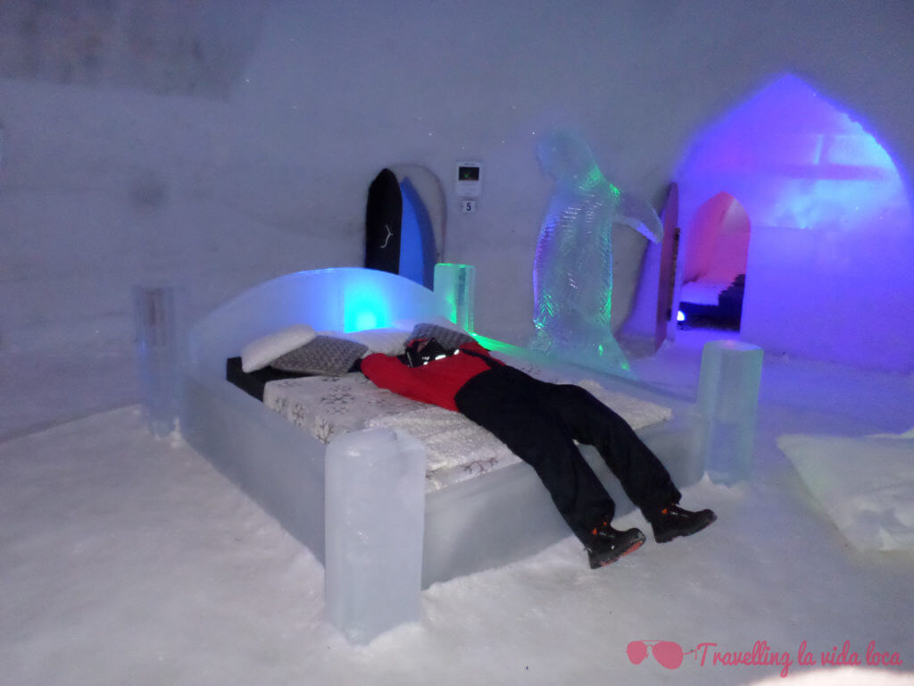 Cama del hotel de hielo en Snowman World
