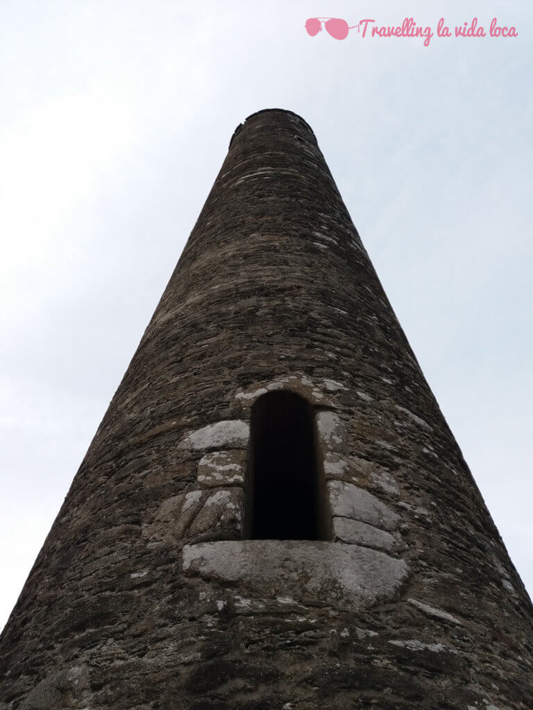 La torre circular y su curiosa entrada a media altura