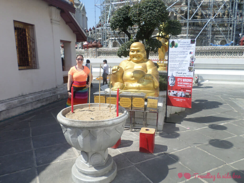 Buda feliz en Wat Arun